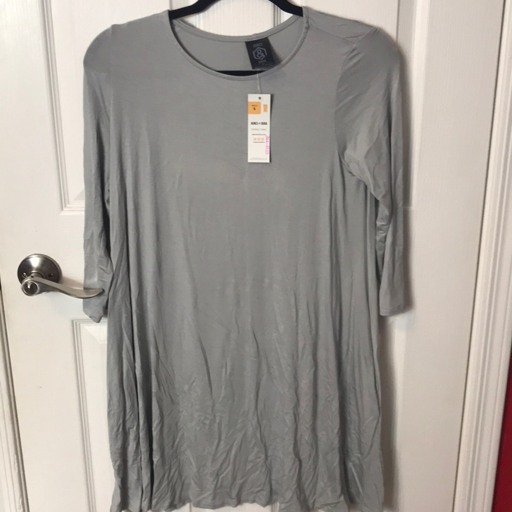 Agnes & Dora NWT Swing Tunic with pockets. Gray